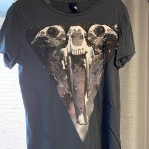 ✨2/10$✨ divided grey t-shirt